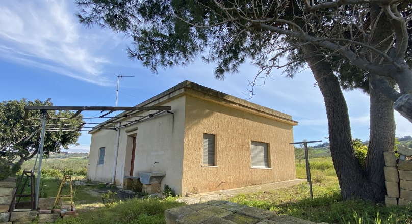 743 Rustico in c.da Maragani a Sciacca + terreno